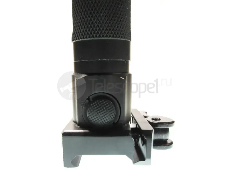 Фонарь тактический Leapers UTG Covert Op Quick Detach Aluminum Grip with Built-in LED Light (MNT-EL223GPQ)