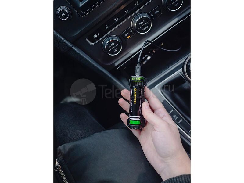 Зарядное устройство Armytek Handy C1 Pro универсальное на 1 аккумулятор Зарядное устройство Armytek Handy C1 Pro универсальное на 1 аккумулятор