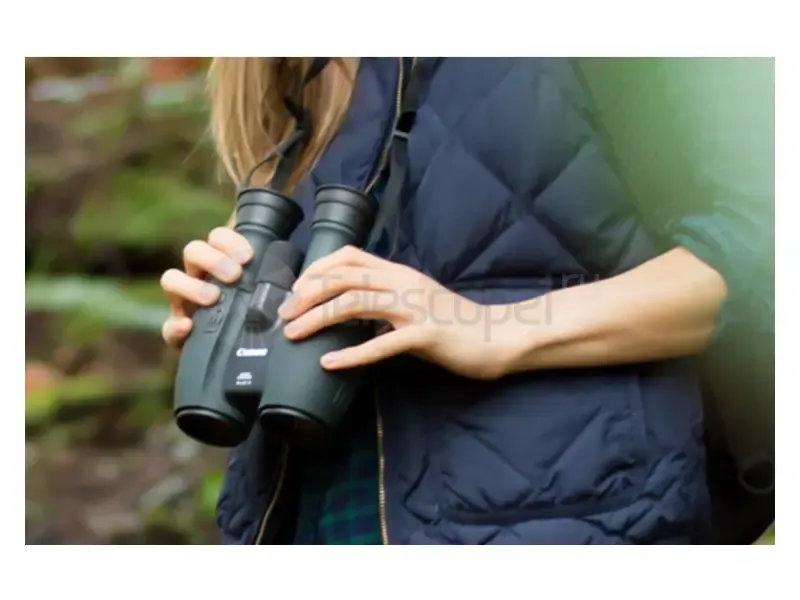Бинокль Canon 12x32 IS
