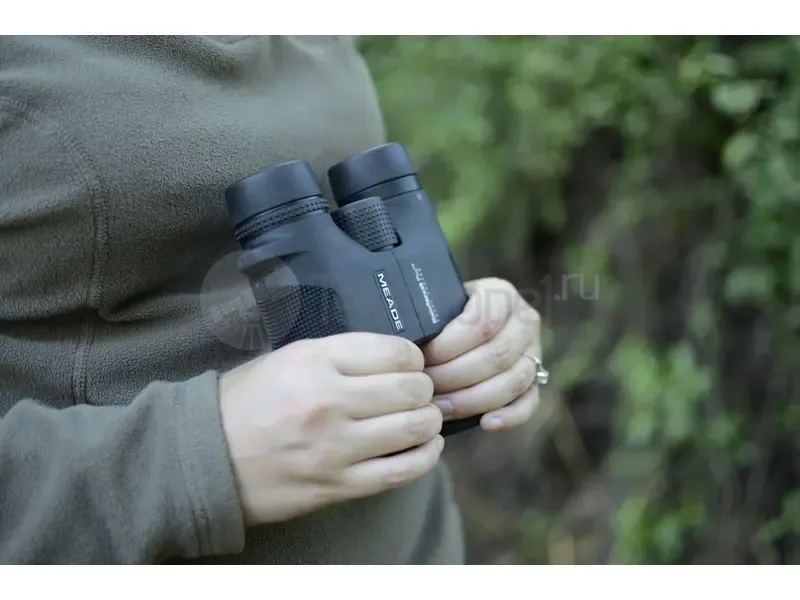 Бинокль Meade Rainforest Pro 10x42